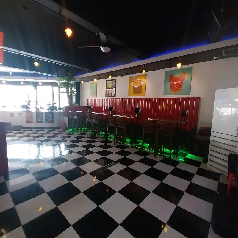 매드독스 해운대점 내부 인테리어