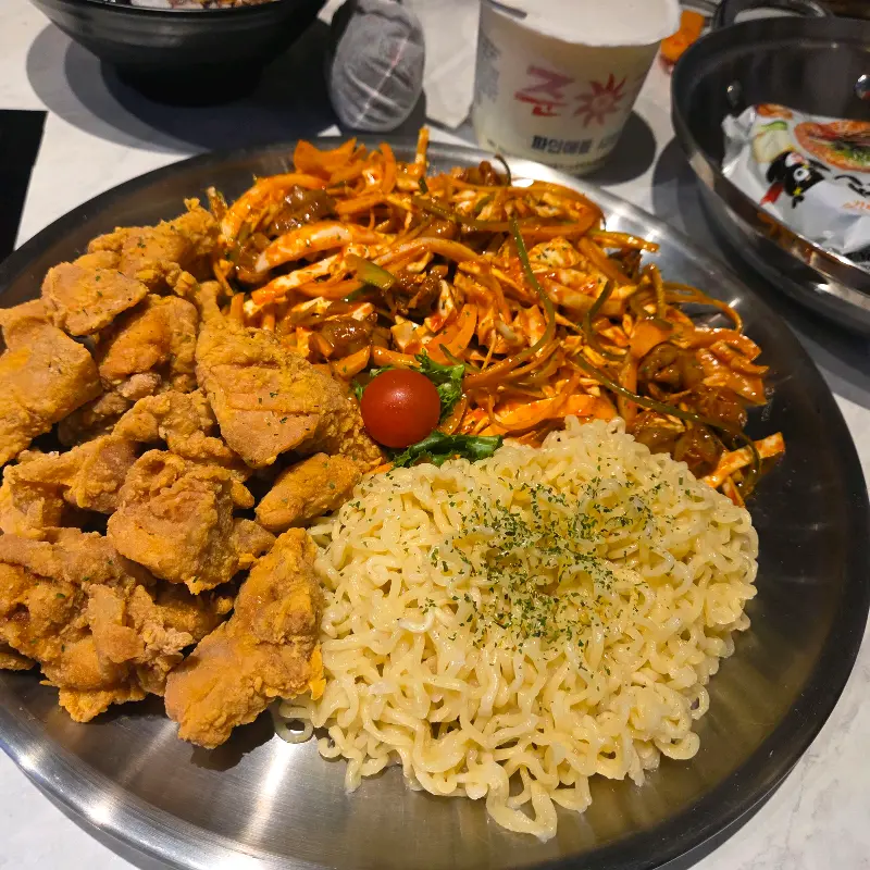 닭볶음탕과 면사리