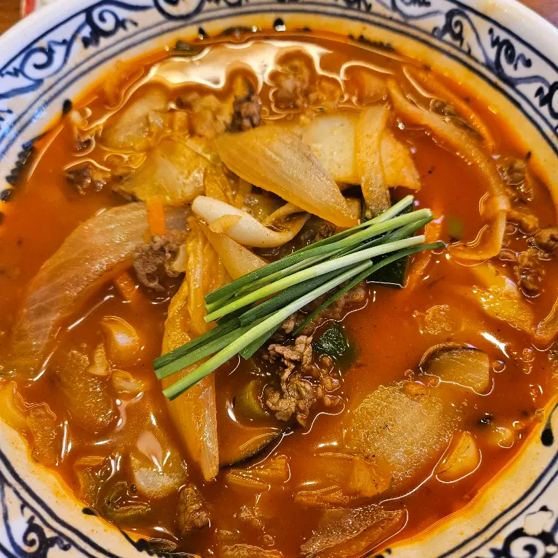 얼큰함이 혀를 강타하는 도야 짬뽕!