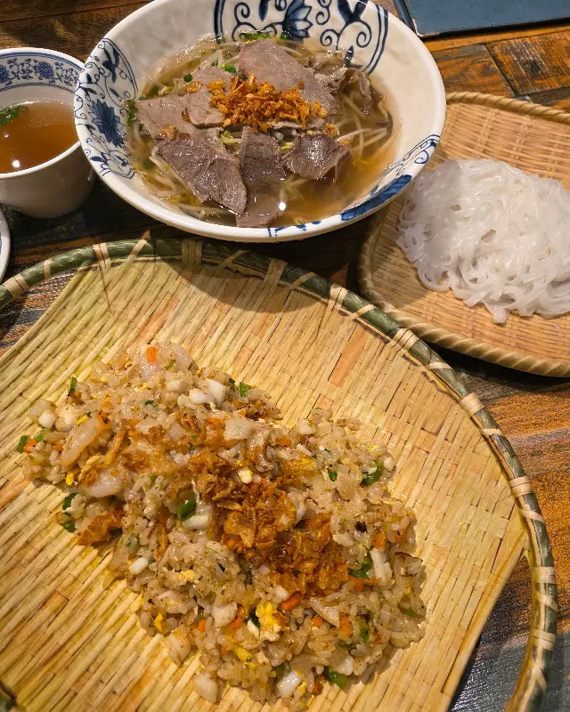 불고기 쌀국수와 볶음밥