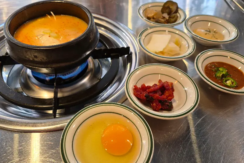 서비스로 제공되는 순두부찌개