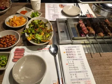 광명 일직동 힙스터들의 성지, 이가네양꼬치에서 맛보는 인생 양꼬치 맛집 쇼!