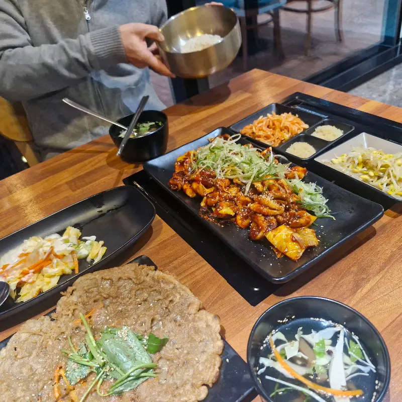 쭈꾸미 정식 한상차림