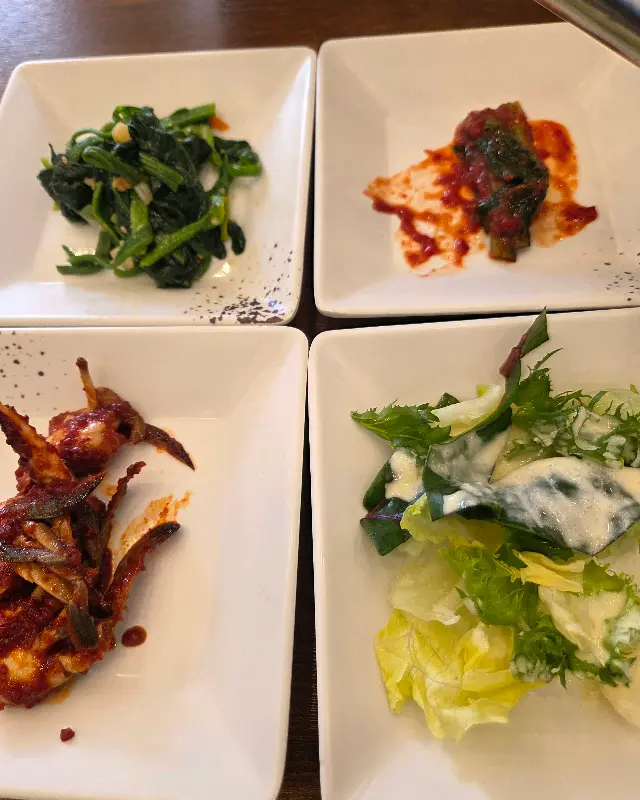 정갈한 밑반찬들