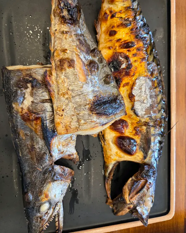 노릇노릇 잘 구워진 고등어