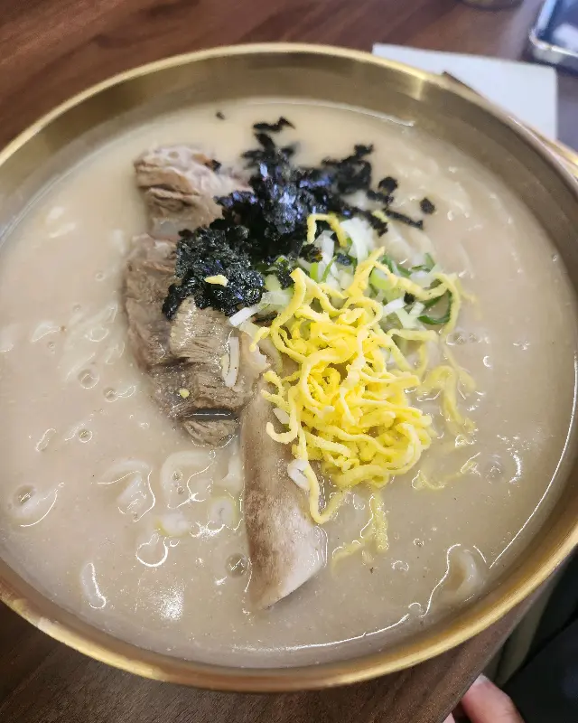 수국칼국수의 닭고기