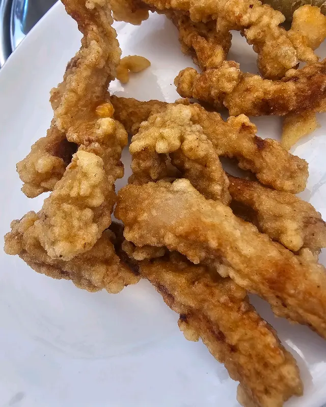 갓 튀겨져 나온 따끈따끈한 탕수육