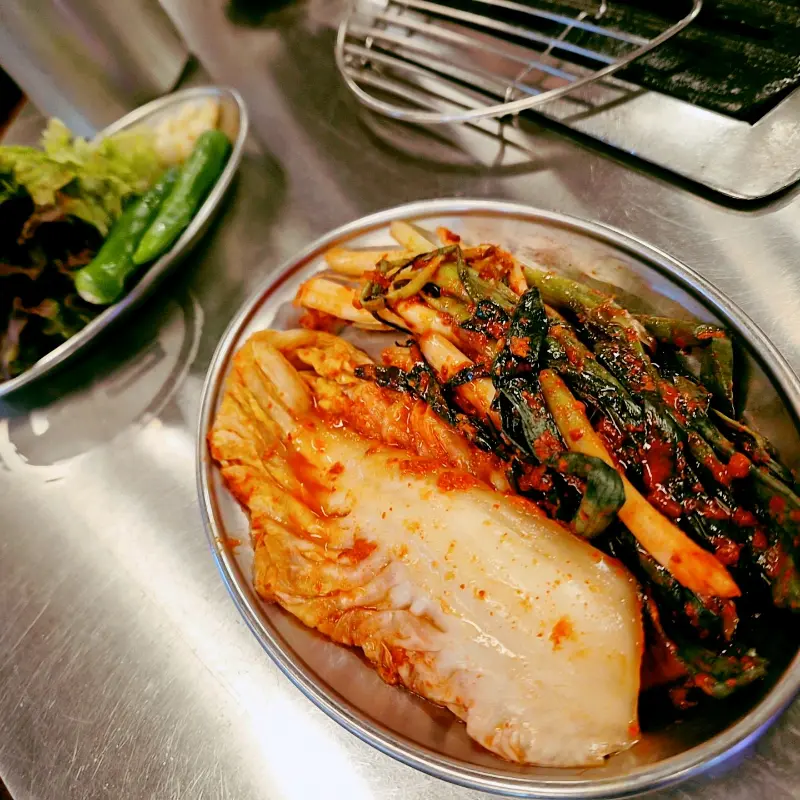 뭉텅의 푸짐한 밑반찬