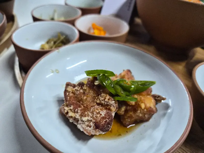 겉은 바삭하고 속은 촉촉한 가라아게