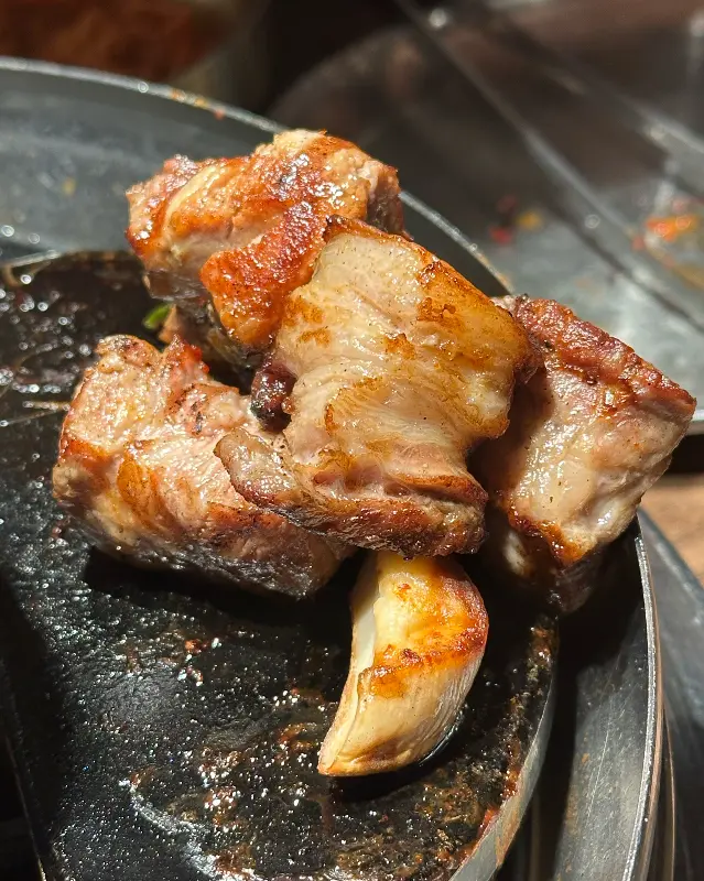 육즙 가득한 오겹살의 자태