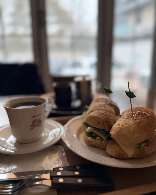 샌드위치와 커피