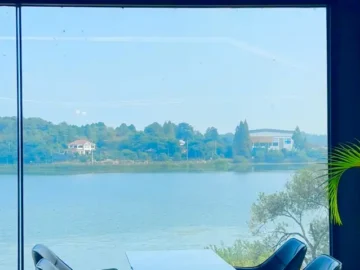 저수지 뷰에 마음 뺏기는 음성 양지울, 인생 커피 만난 날! 맛집 인정!