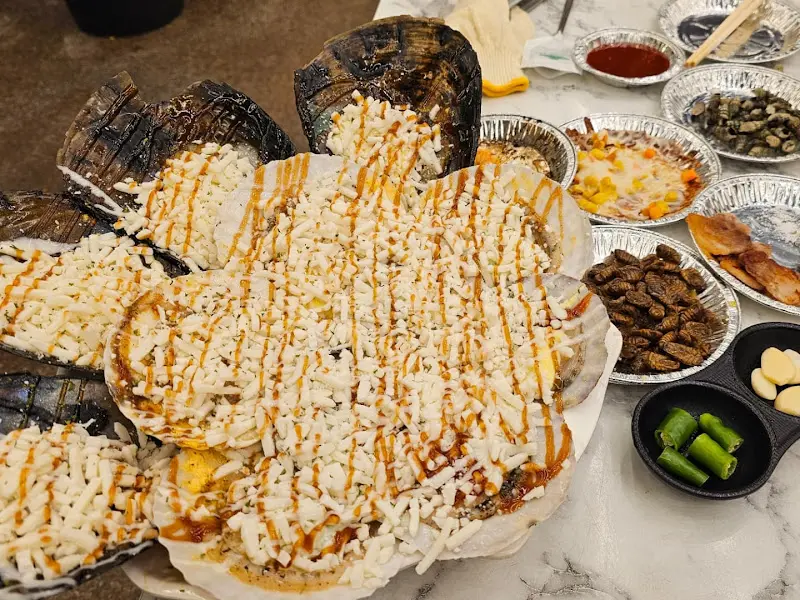 푸짐한 모듬 조개구이