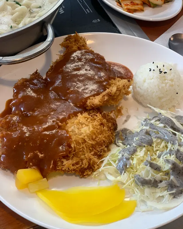 칼국수와 돈까스