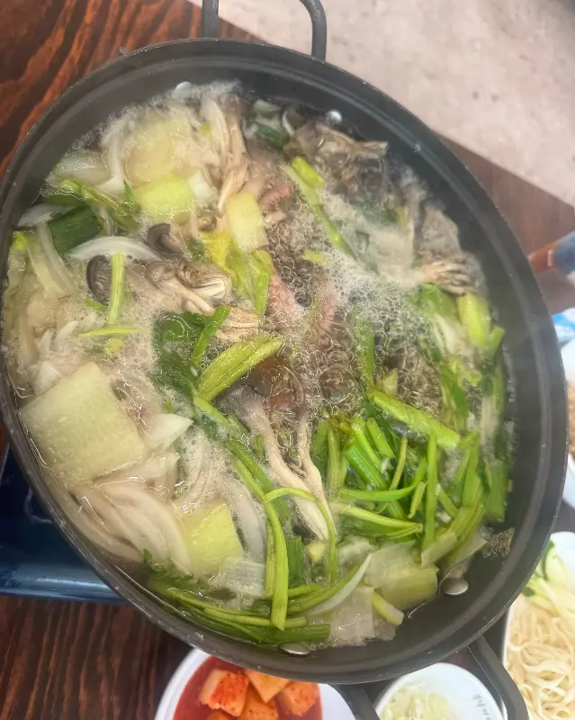 시원한 홍합 칼국수