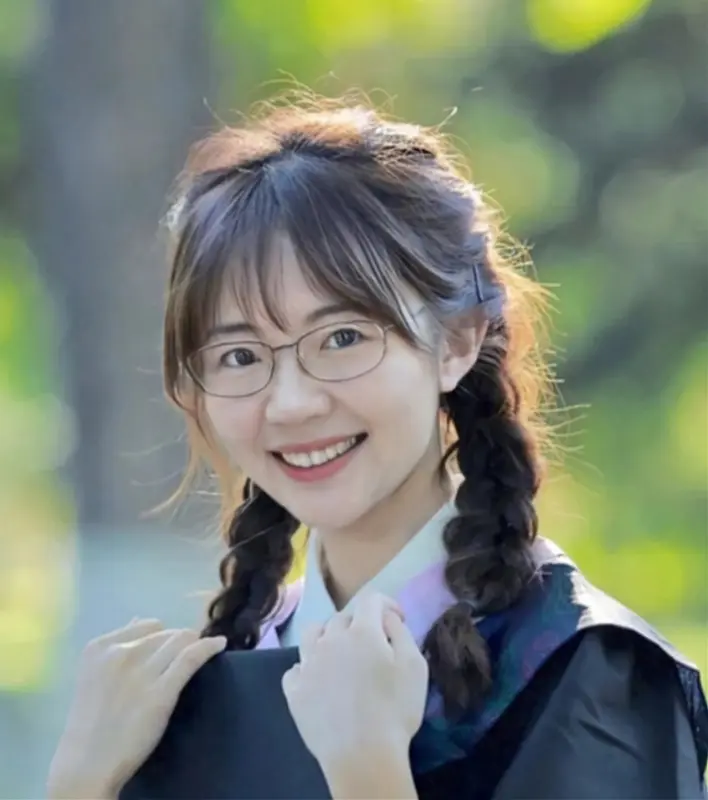 맛있는 빵 먹고 신난 나