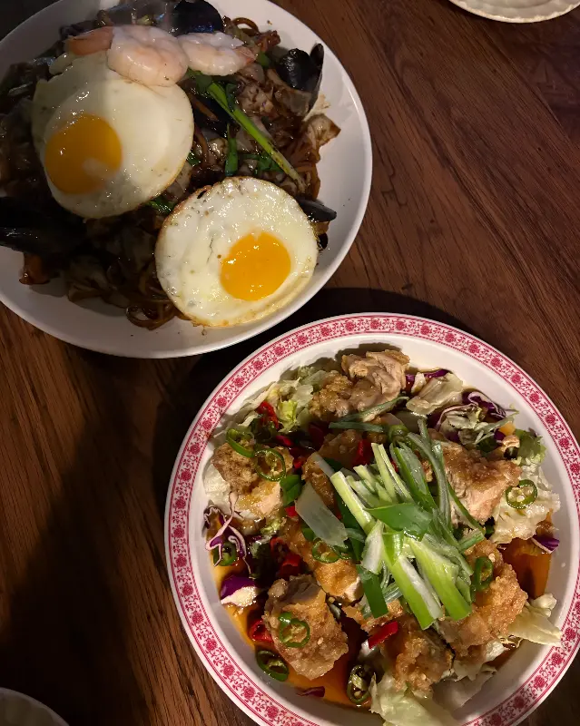 마라에그누들과 유린기의 환상적인 조합