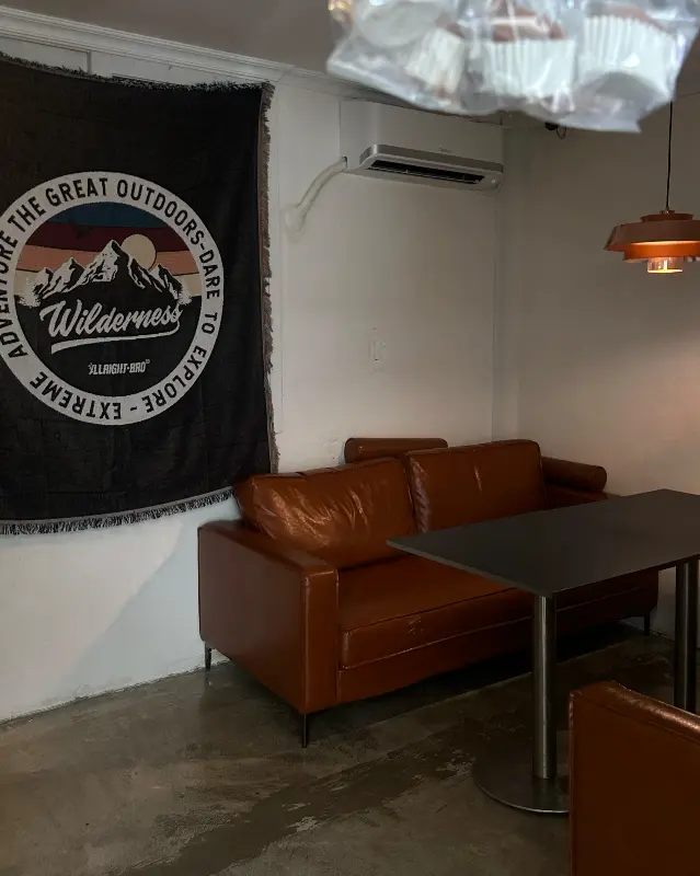 카페 내부 인테리어