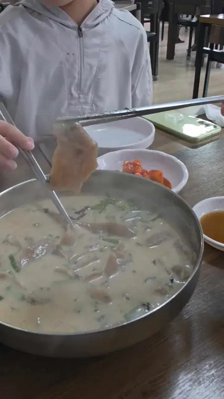 아이도 좋아하는 도토리들깨칼국수