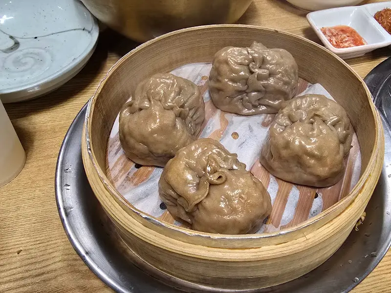 푸짐한 메밀 손만두