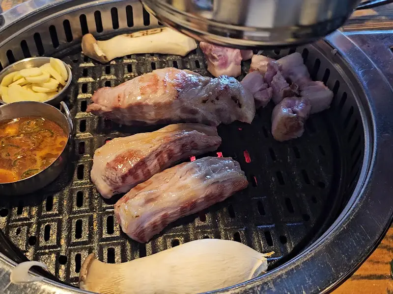 고기가 익어가는 모습