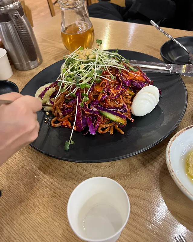 도토리 쟁반국수