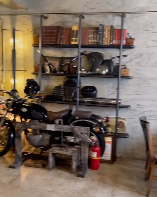 카페 내부 인테리어