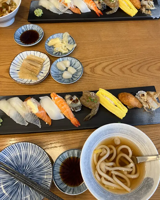 초밥 한상 차림