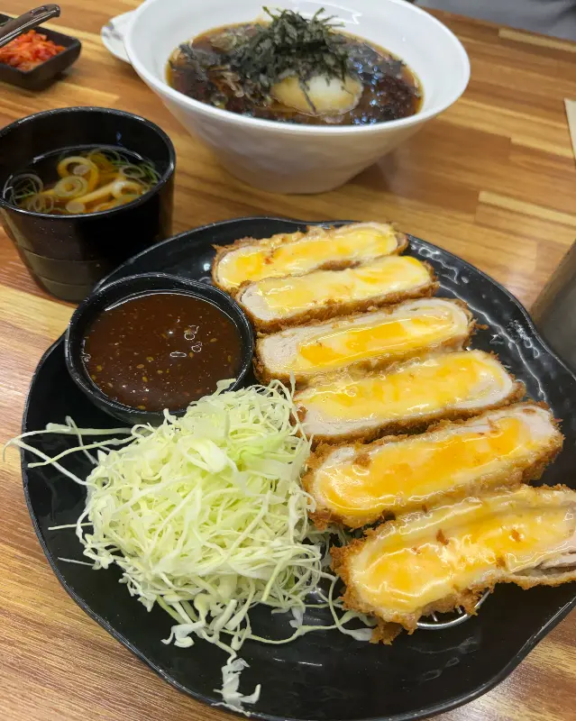 후니도니 냉모밀과 치즈돈까스