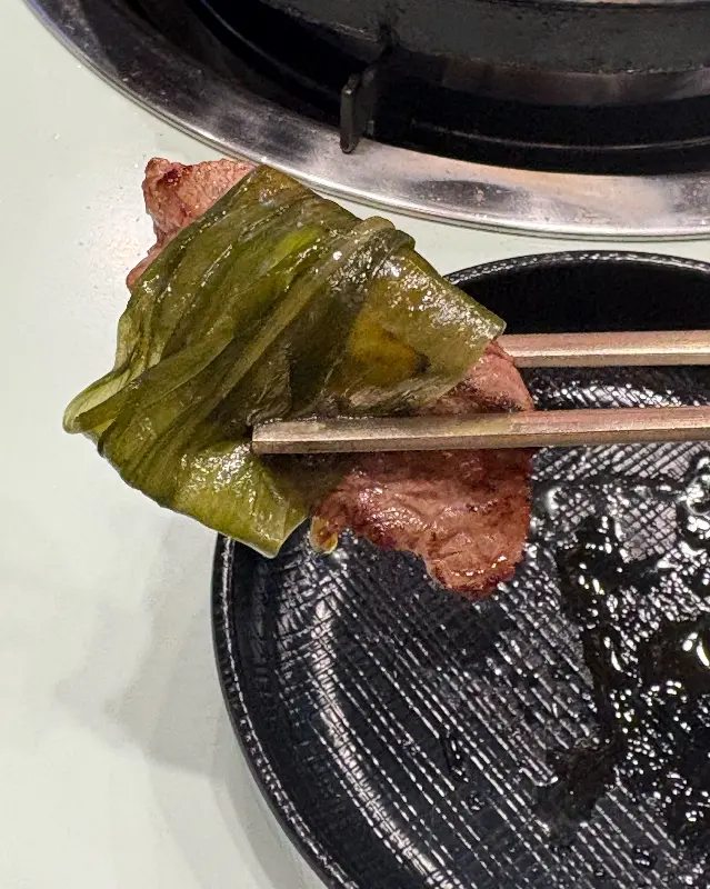 고추냉이를 올려 한 입!