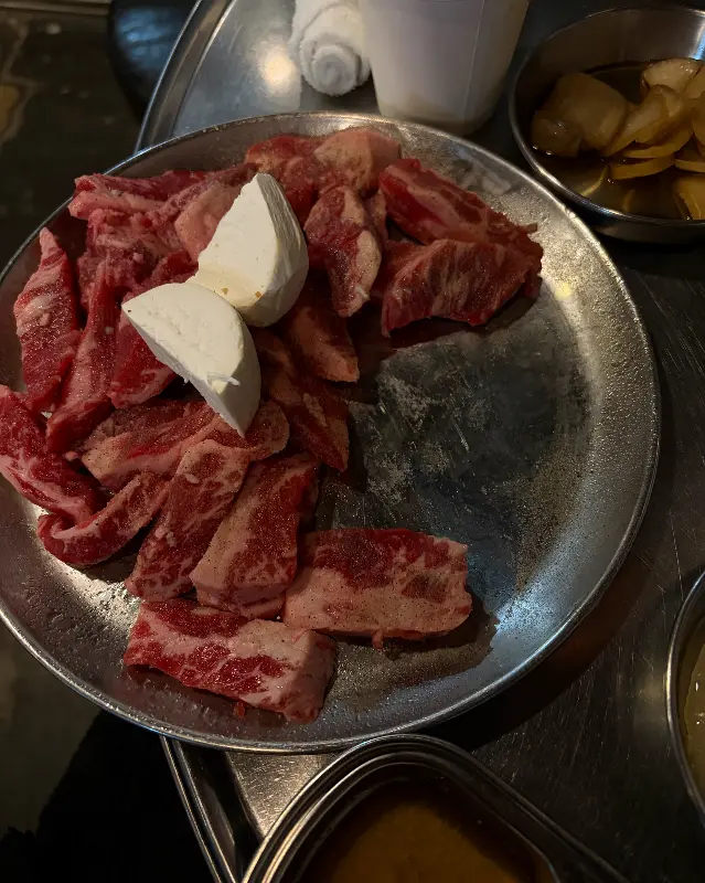 신선한 소갈비살