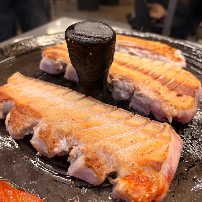 잘 구워진 삼겹살, 침샘 자극하는 비주얼