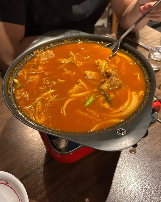 얼큰한 국물이 인상적인 찜닭