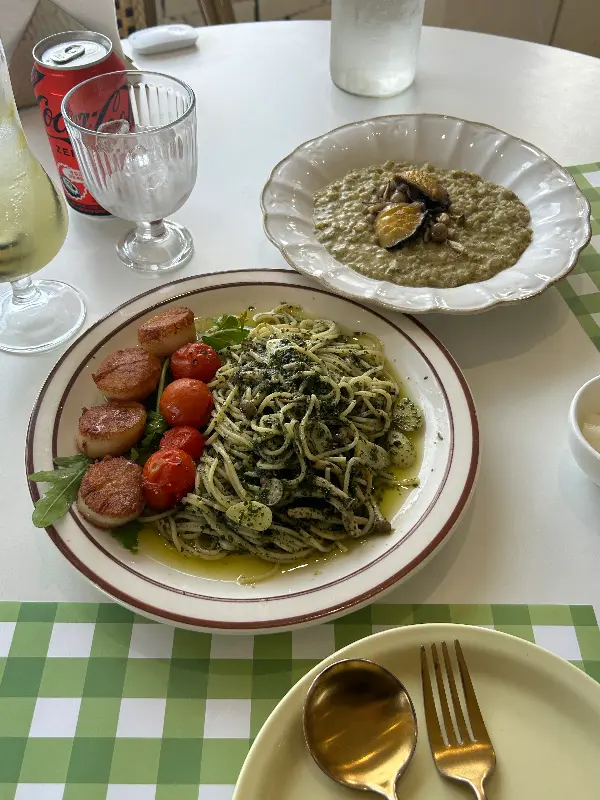 마레 파스타와 관자 바질 리조또