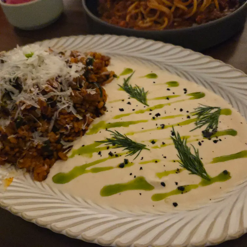 독특한 플레이팅의 갓김치 볶음밥