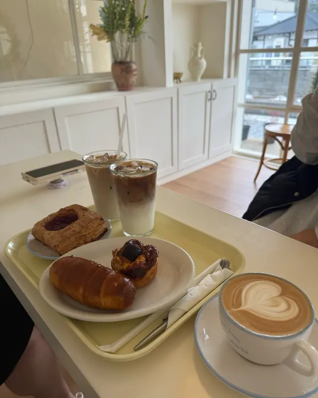 르코티 라떼와 디저트