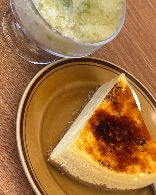 상큼한 디저트와 치즈 케이크