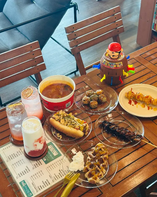 맛있는 음식과 함께 즐거운 시간을 보낼 수 있는 '젊은이의 양지'