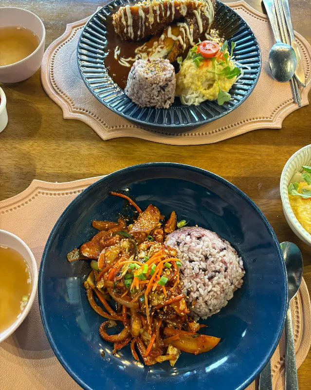 야미얌 돈까스와 덮밥