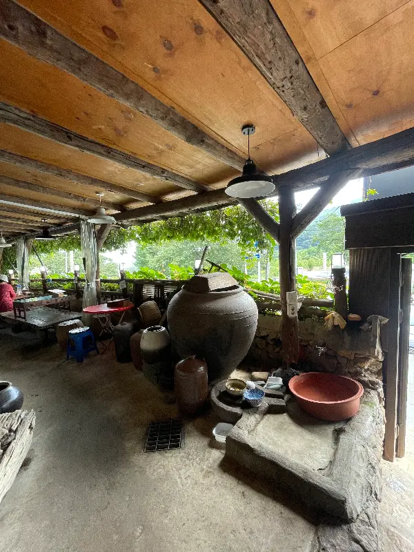 정겨운 분위기의 식당 내부