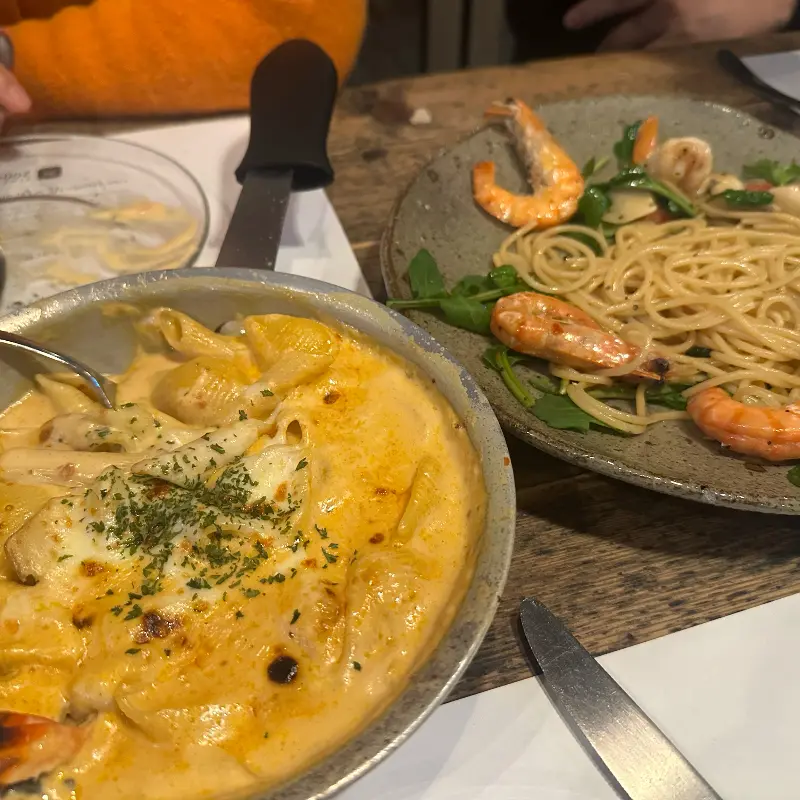 새우가 듬뿍 들어간 감베리 크레마 파스타