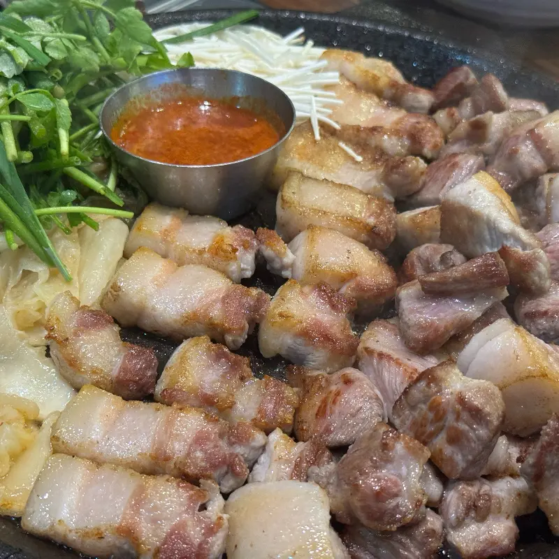 육즙 가득한 삼겹살 클로즈업