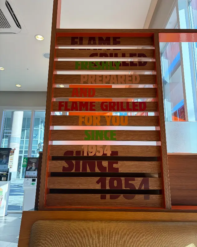 버거킹 매장 내부 인테리어