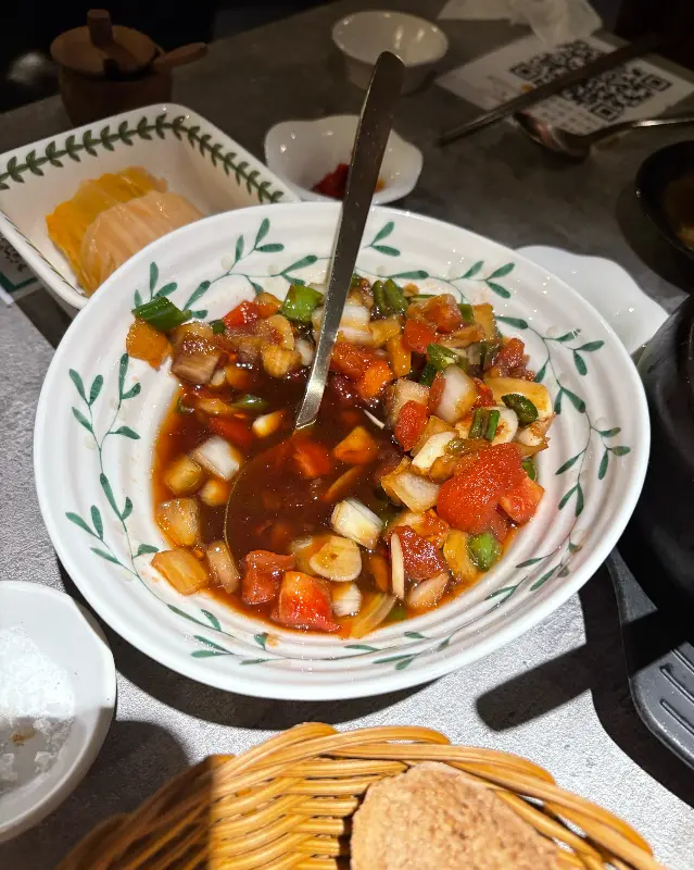 양갈비와 환상적인 궁합을 자랑하는 곁들임 메뉴