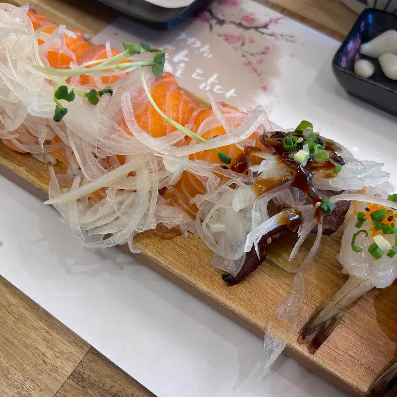 싱싱한 연어 초밥