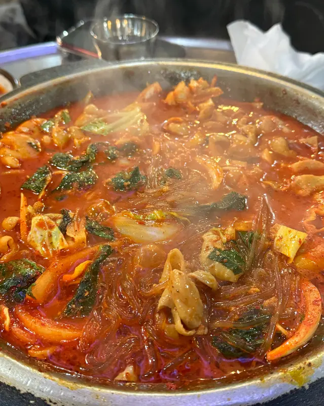 보글보글 끓는 곱창전골