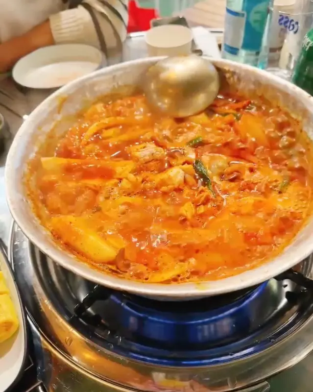 보글보글 끓고 있는 닭도리탕