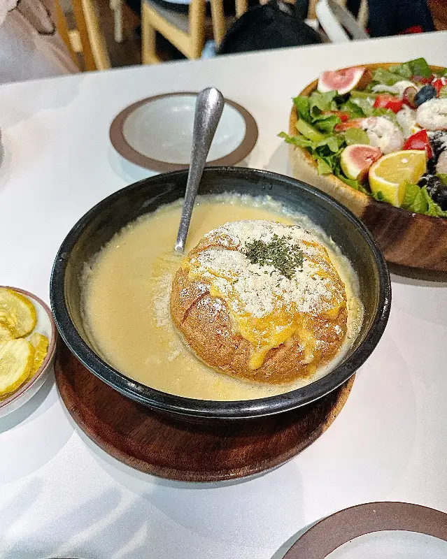 콘치즈 브레드 스프