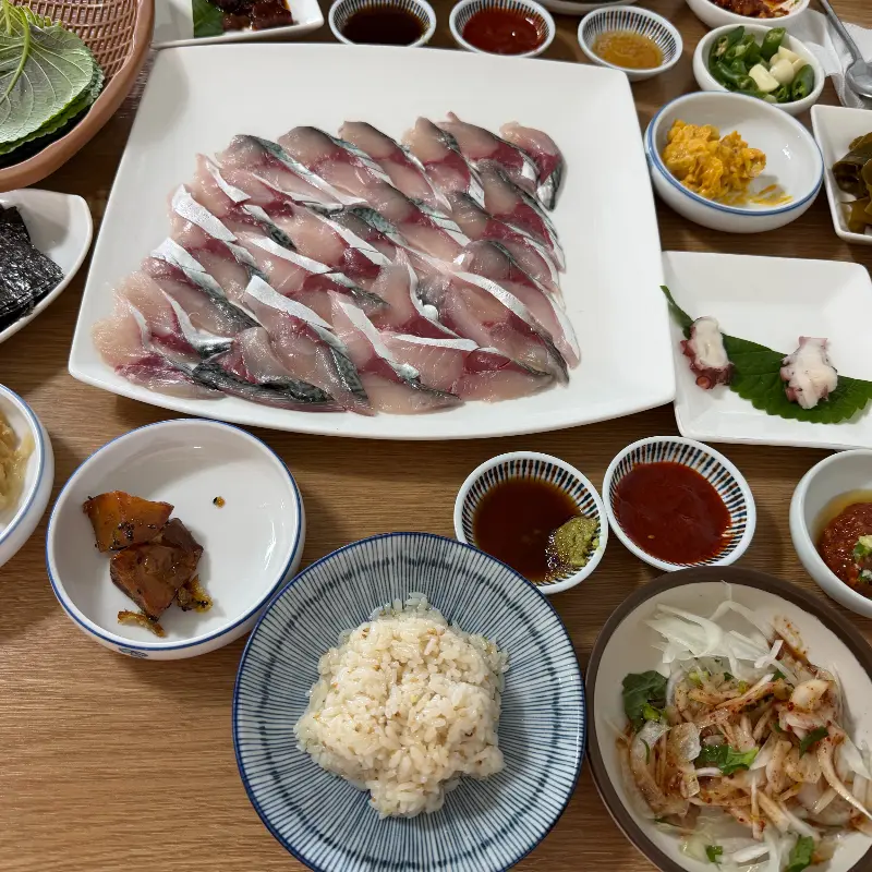 푸짐한 고등어회 한 상