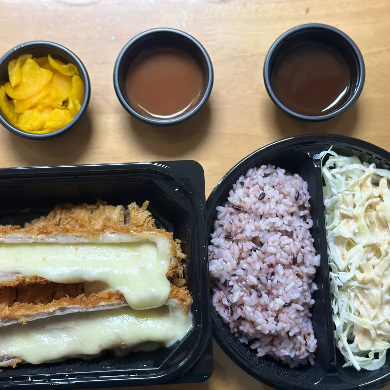 돈까스 정식 한상 차림